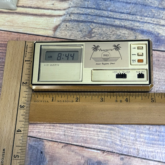 Vtg Tourist Mini Desk Travel Alarm LCD‎ Quartz Sentek Clock Hyatt Regency Maui - Picture 7 of 10